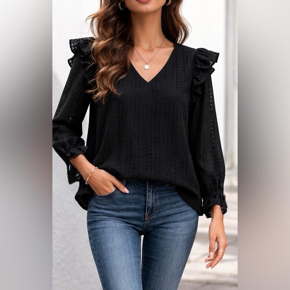 Entro Women’s Black Textured Blouse from Anthropologie Small Excellent Condition